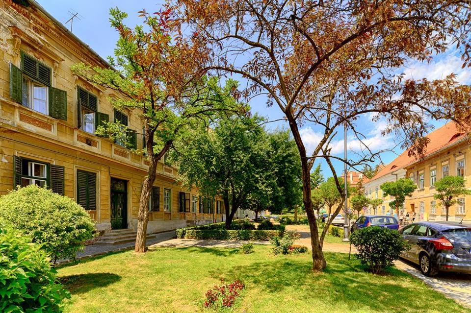 Schiller Apartment - Old Town Сібіу Екстер'єр фото